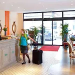 Chateau Kurfuerstendamm Otel 4*