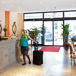 Chateau Kurfuerstendamm Otel 4*