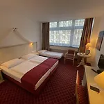 Chateau Kurfuerstendamm Otel 4*