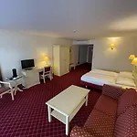 Hotel Mercure Chateau Am Kurfürstendamm 4*