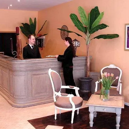 Chateau Kurfuerstendamm Hotell 4*